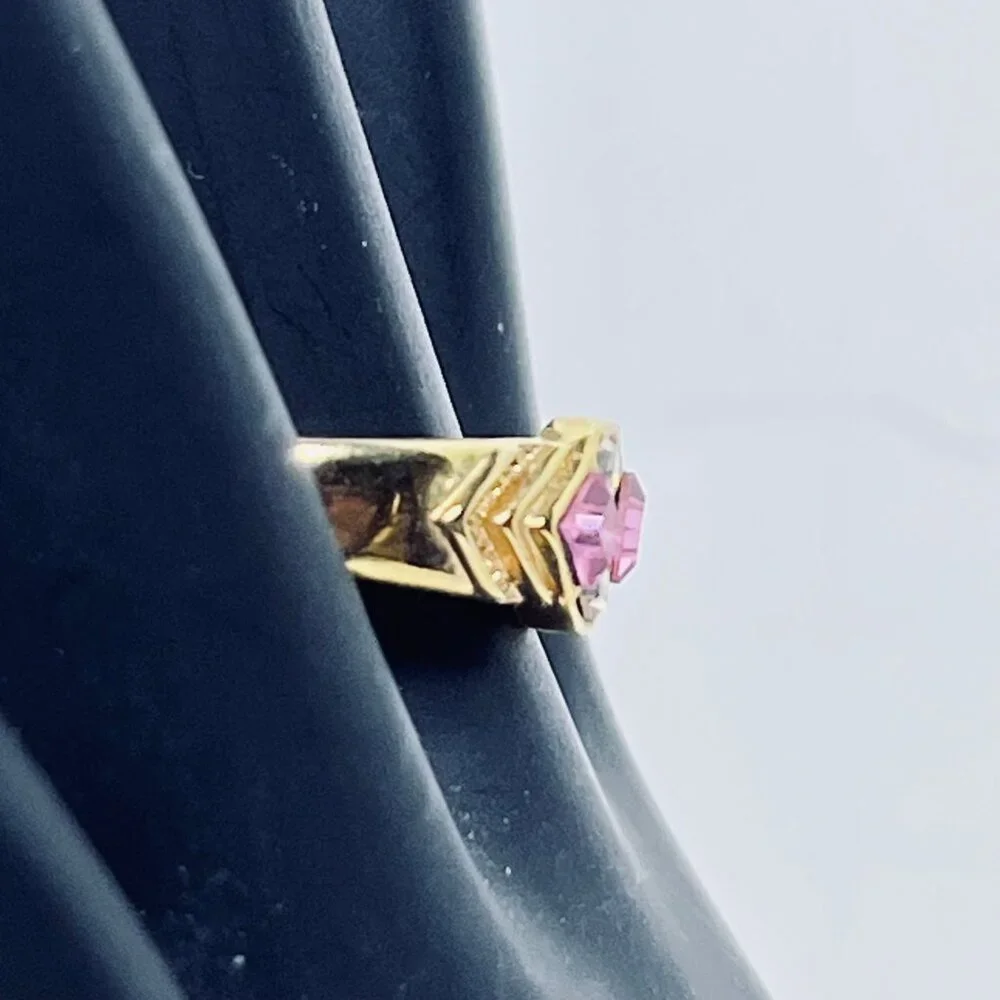 Vintage Gold Tone Band Ring With Pink And Clear Rhinestones (R389) - Picture 3 of 7
